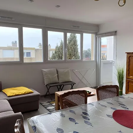 3 Pièces Avec Balcon Et Climatisation à - Fr-1-553-298 Balaruc-les-Bains