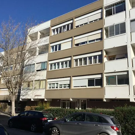 Appartement 3 Pièces Avec Balcon Et Climatisation à - Fr-1-553-298 *